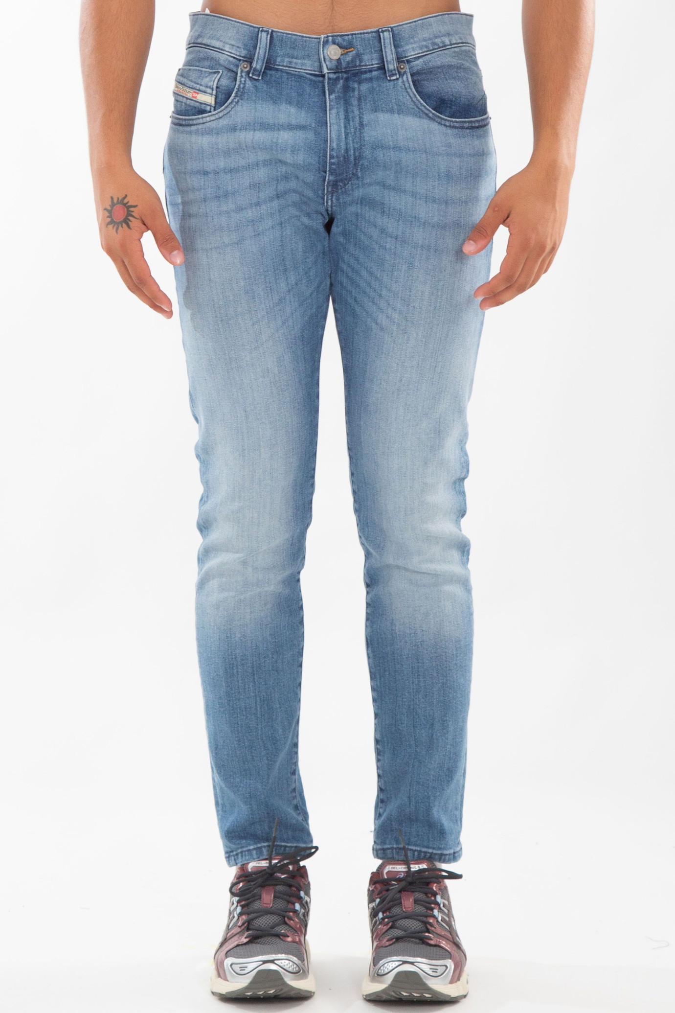 2019 D-Strukt Slim Jeans