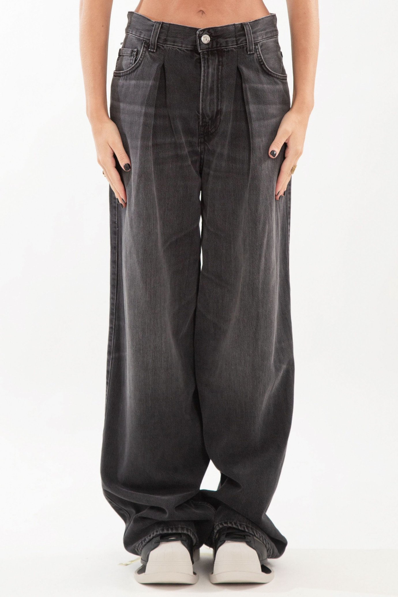 Candy Black Wash Pleated Jeans