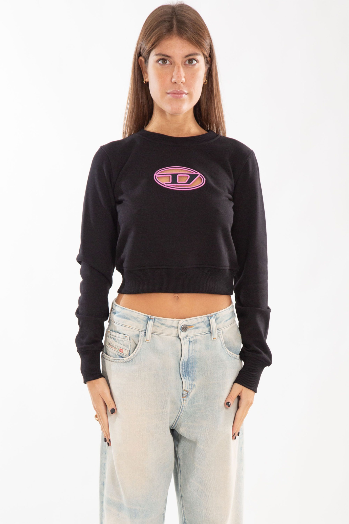 F-Slimmy Oval D Cropped Sweatshirt