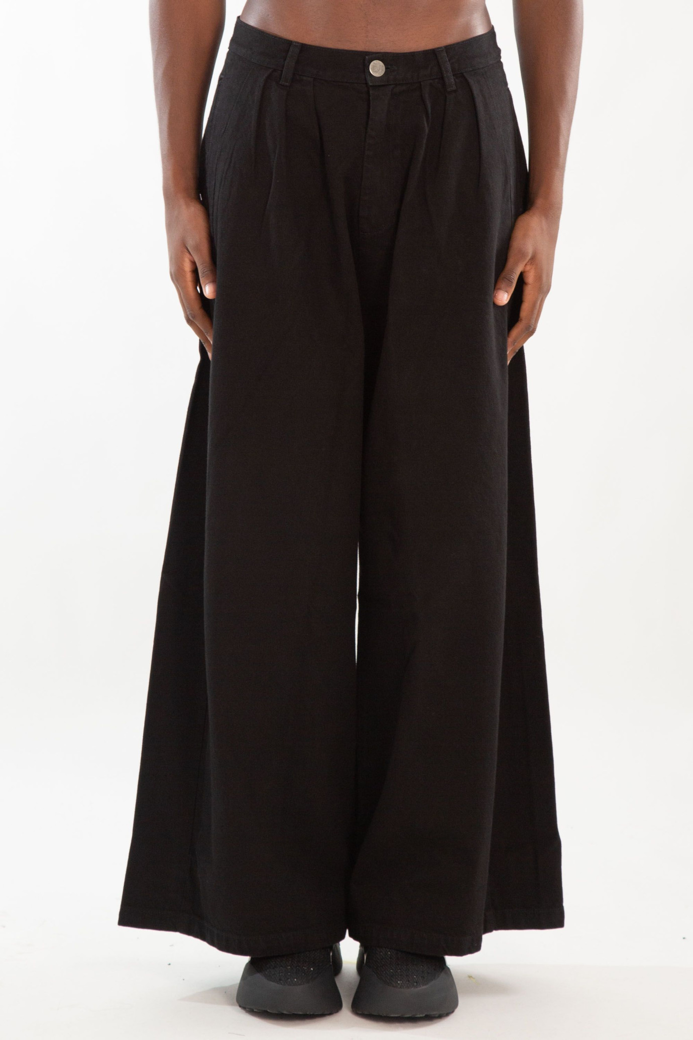 Cloak Pleated Wide Pants