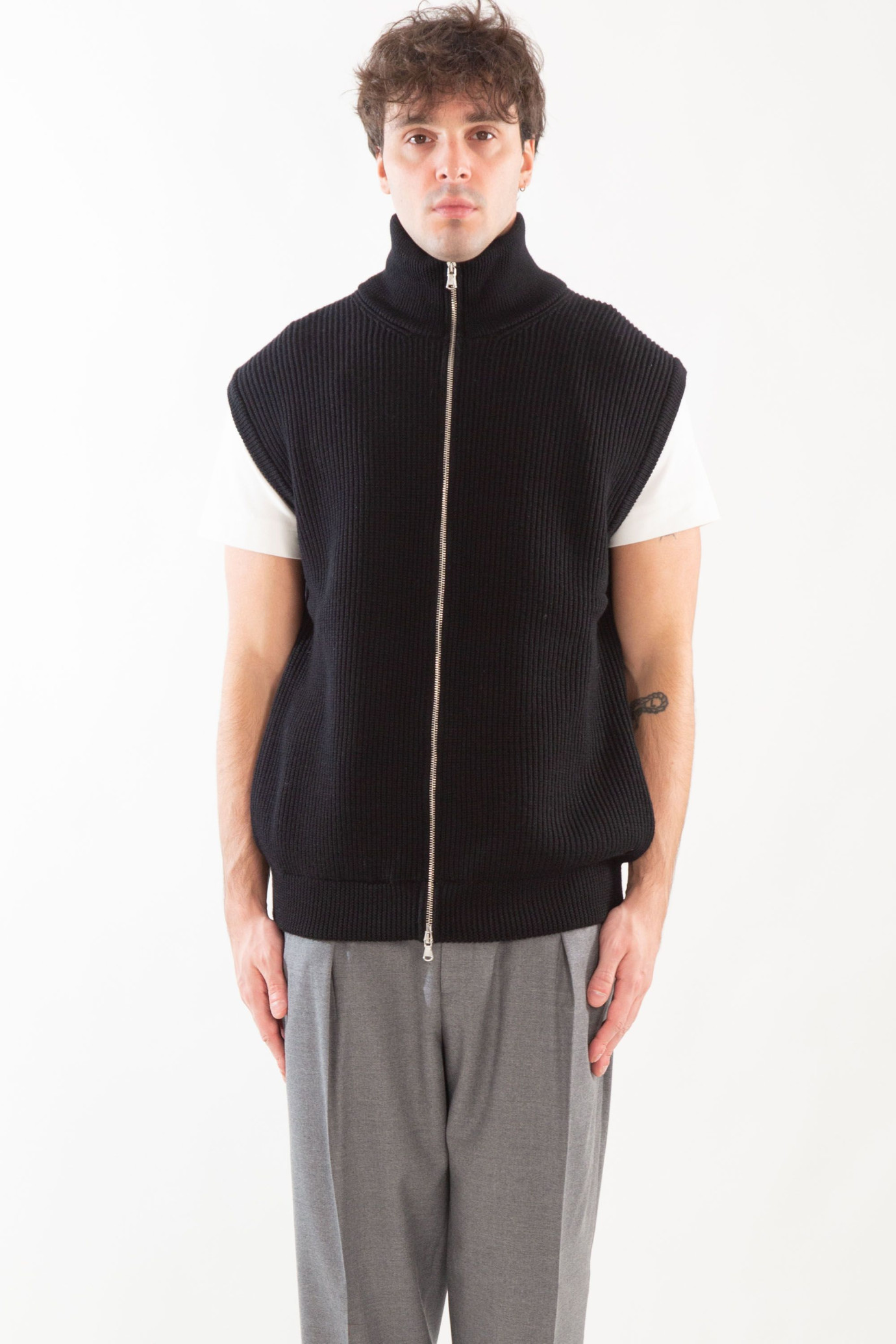 Ribbed Merinos Zip Vest